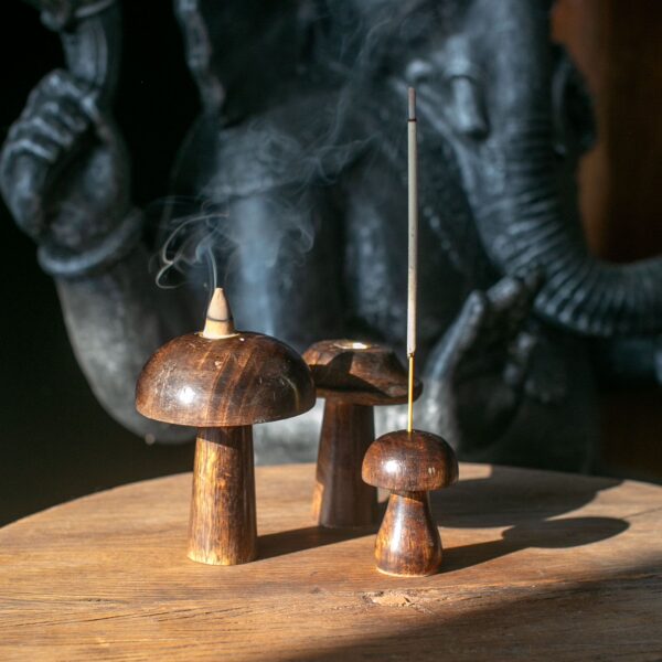 Second image of Set de 3 Setas Incienso Cono Plano (13cm 12cm 11cm)