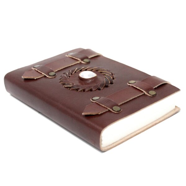 Second image of Cuaderno de cuero Ojo de la luna con Correas