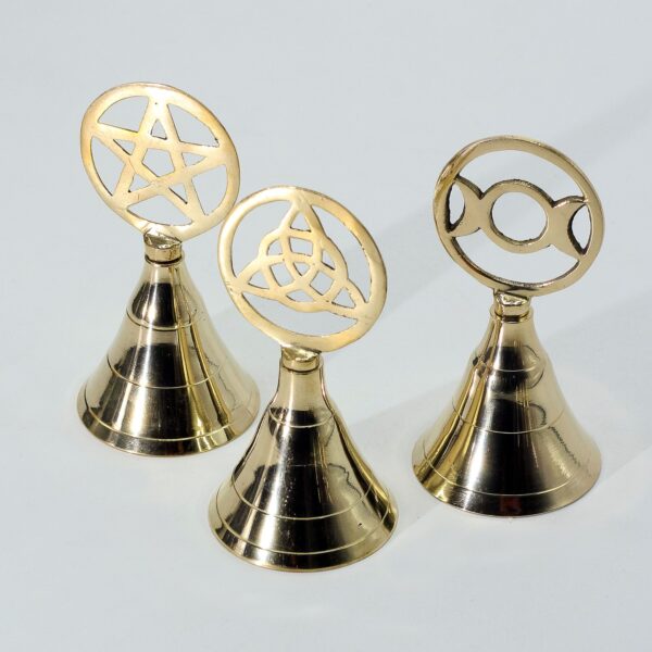 Second image of Campana de latón para altar - Triquetra