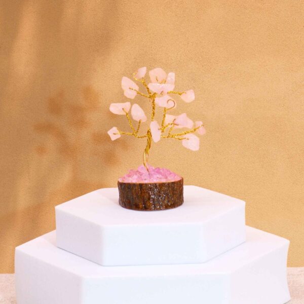 Second image of Mini árbol de piedras preciosas sobre base de madera - Cuarzo rosa (15 piedras)