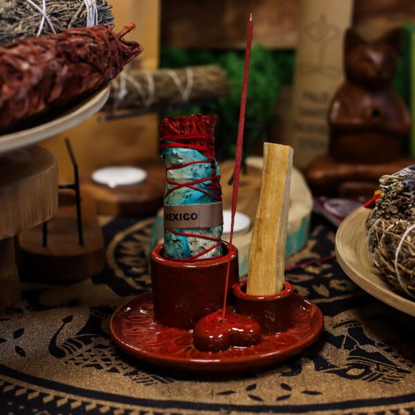 Second image of Soporte cerámico para Palo Santo e Incienso - Mandala - Rojo con brillo en forma de corazón